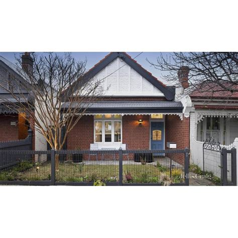 Capital city auctions surge as Melbourne takes the lead.